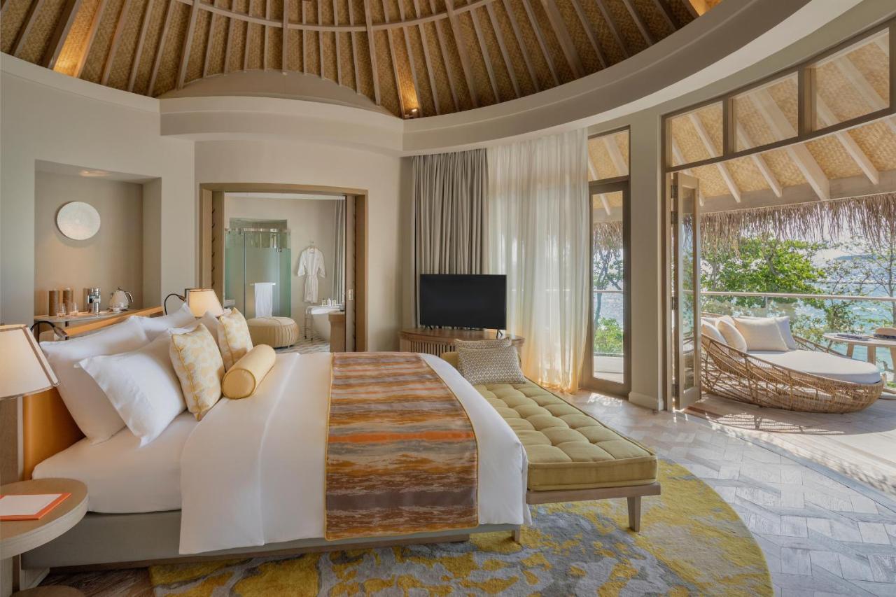 Hotel The Nautilus Maldives Kamadhoo Exterior foto