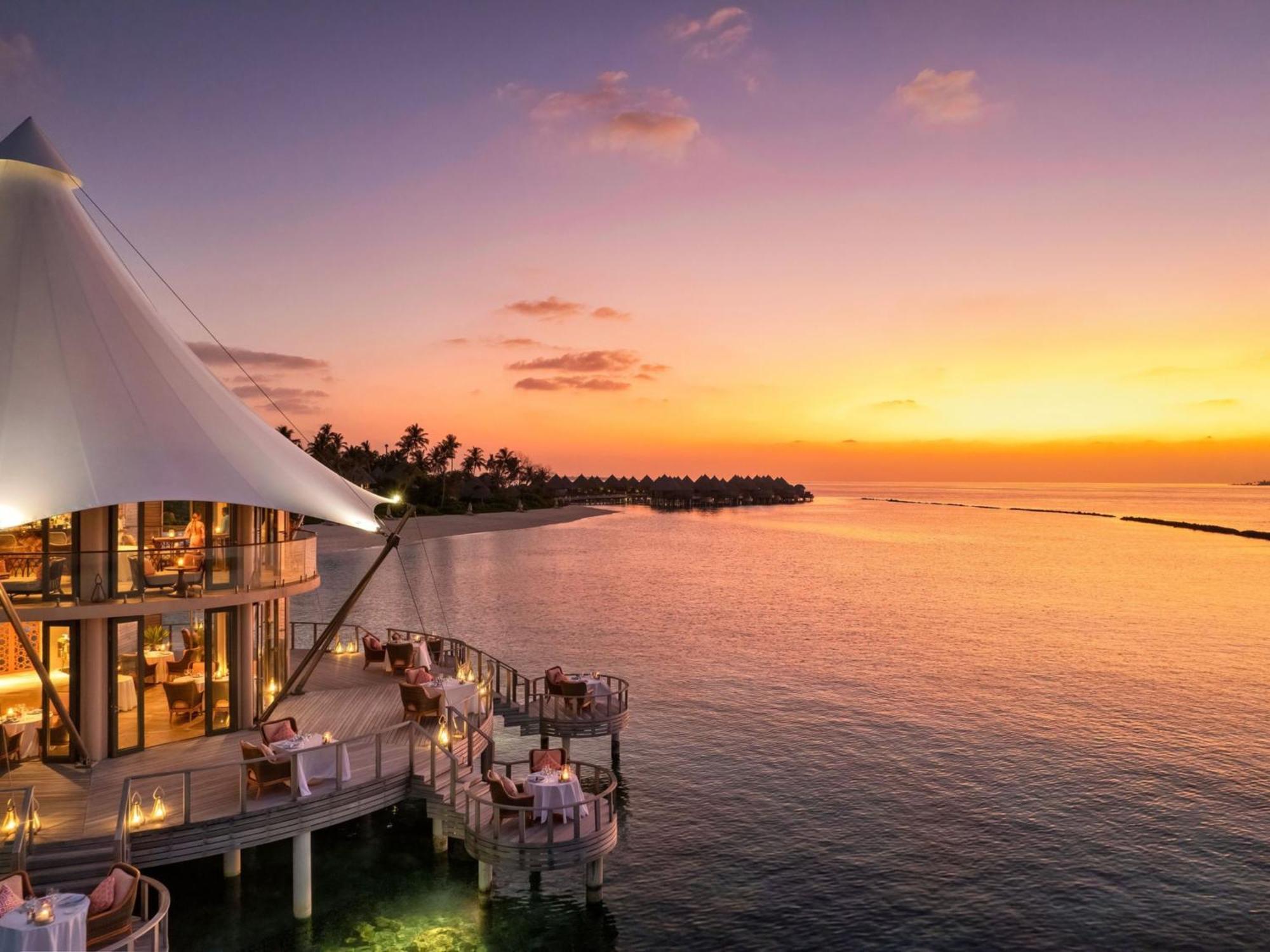 Hotel The Nautilus Maldives Kamadhoo Exterior foto