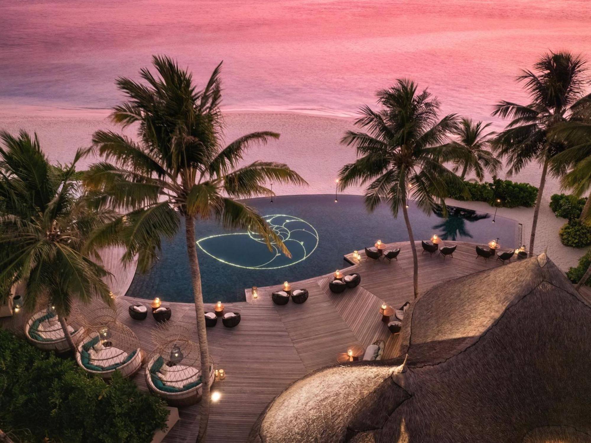 Hotel The Nautilus Maldives Kamadhoo Exterior foto