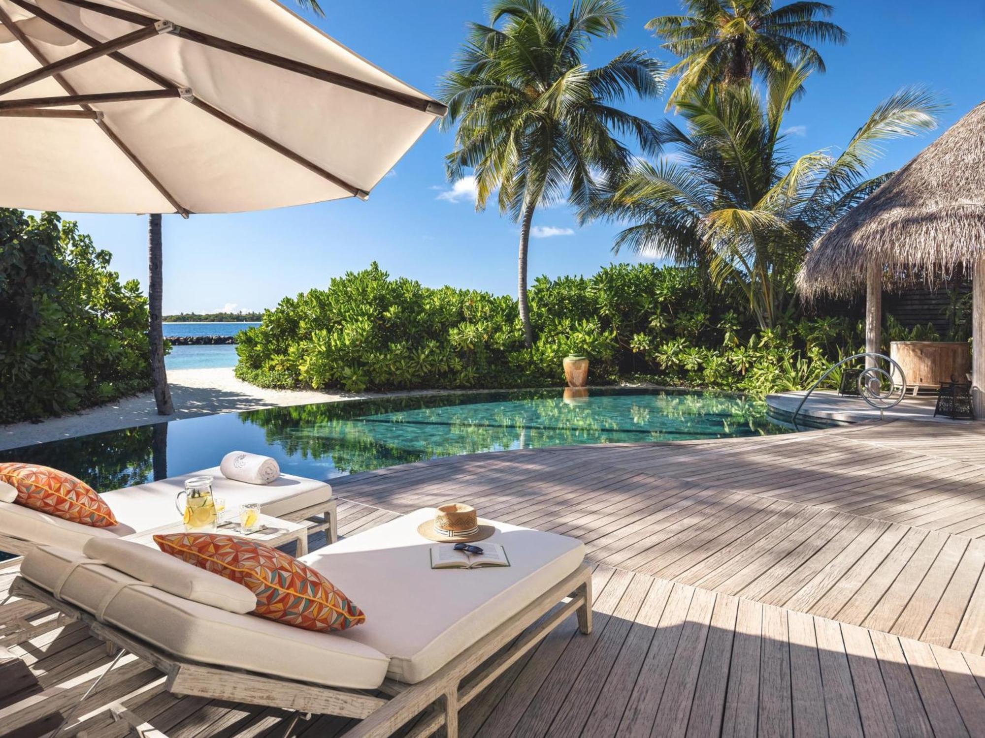 Hotel The Nautilus Maldives Kamadhoo Exterior foto