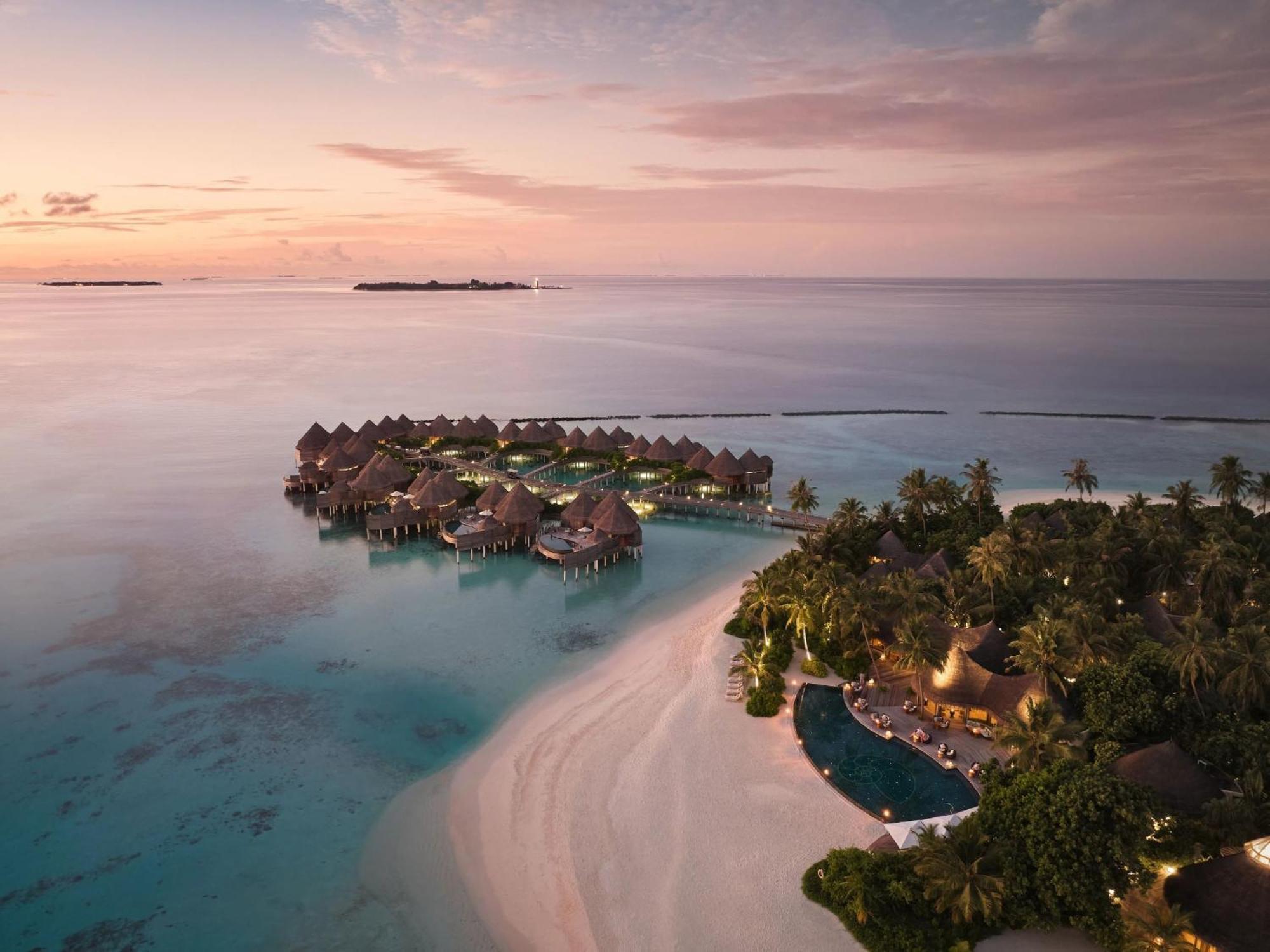 Hotel The Nautilus Maldives Kamadhoo Exterior foto